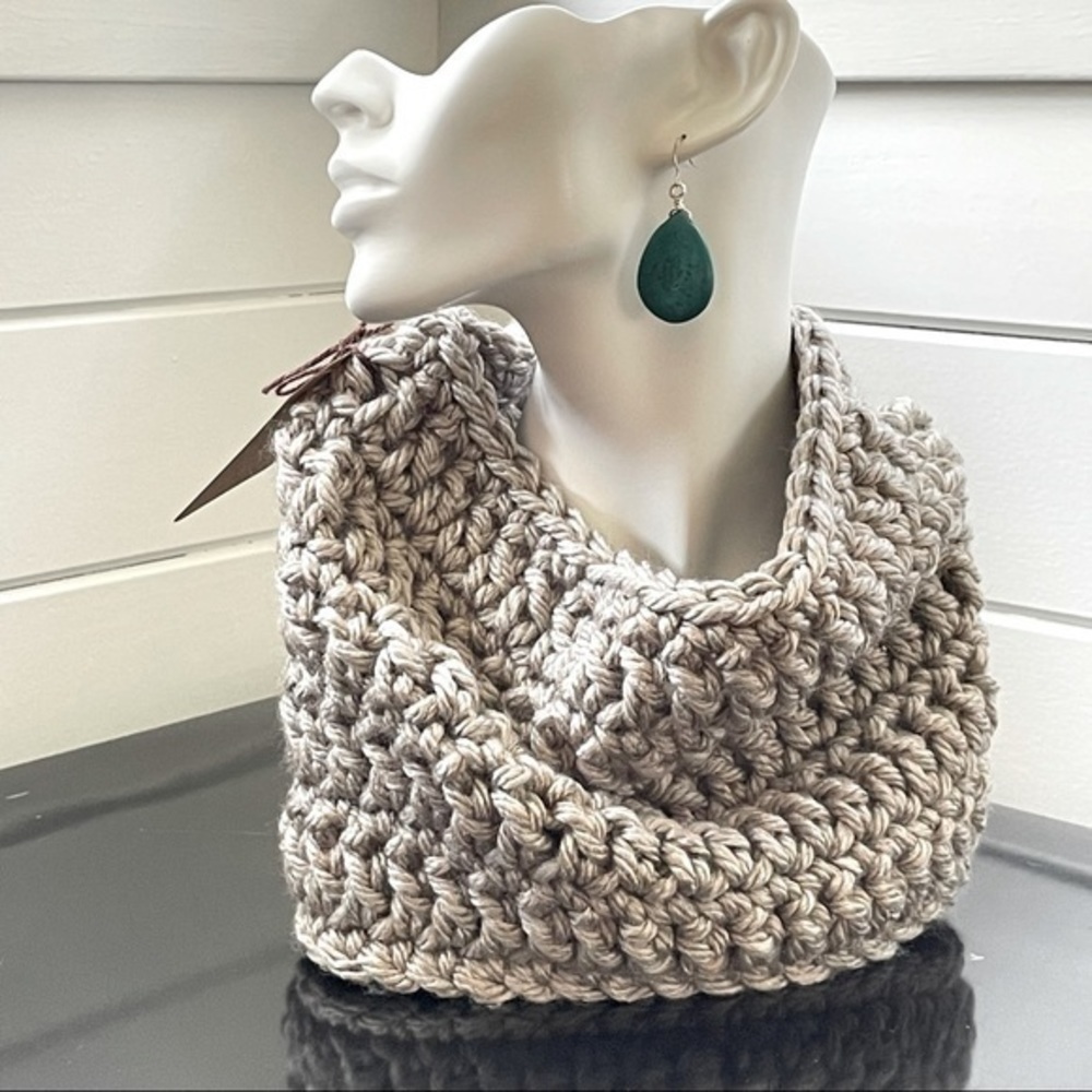 $49 SALE Handmade Extra Soft Silver Grey Chunky Crochet Scarves Cowl Men Women - Picture 7 of 7